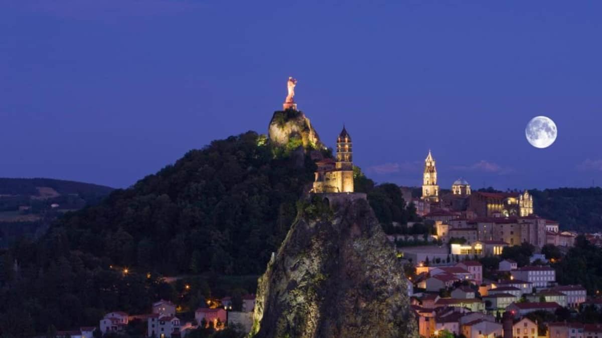 Bel Appartement Au Coeur Du Puy En Velay Le Puy-en-Velay Zewnętrze zdjęcie